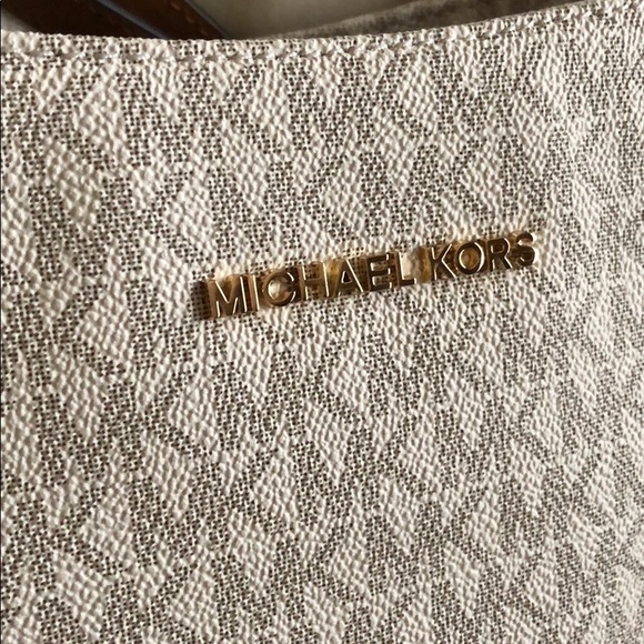 MK CROSSBODY MESSENGER BAG - Picture 3 of 7